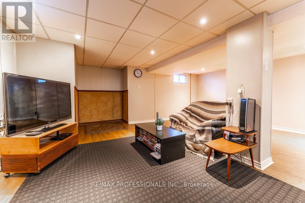 2416 Padstow Crescent, Mississauga, Ontario  L5J 2G4 - Photo 24 - W12874668