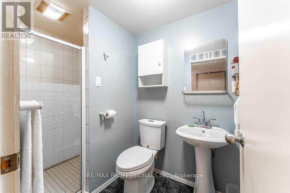 2416 Padstow Crescent, Mississauga, Ontario  L5J 2G4 - Photo 25 - W12874668