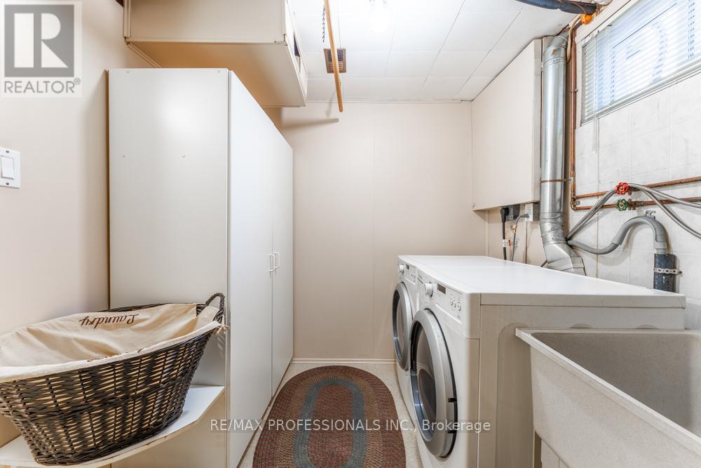 2416 Padstow Crescent, Mississauga, Ontario  L5J 2G4 - Photo 27 - W12874668