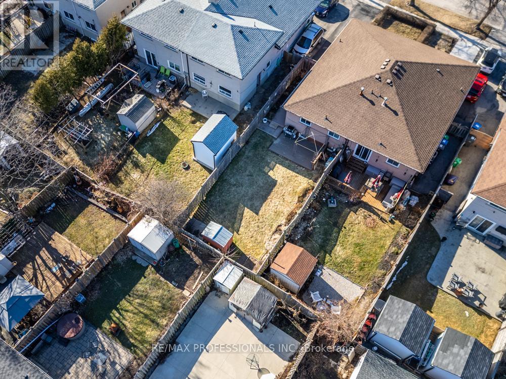 2416 Padstow Crescent, Mississauga, Ontario  L5J 2G4 - Photo 33 - W12874668