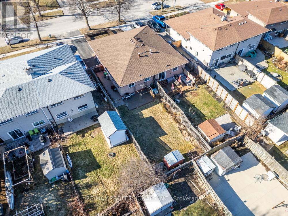 2416 Padstow Crescent, Mississauga, Ontario  L5J 2G4 - Photo 34 - W12874668