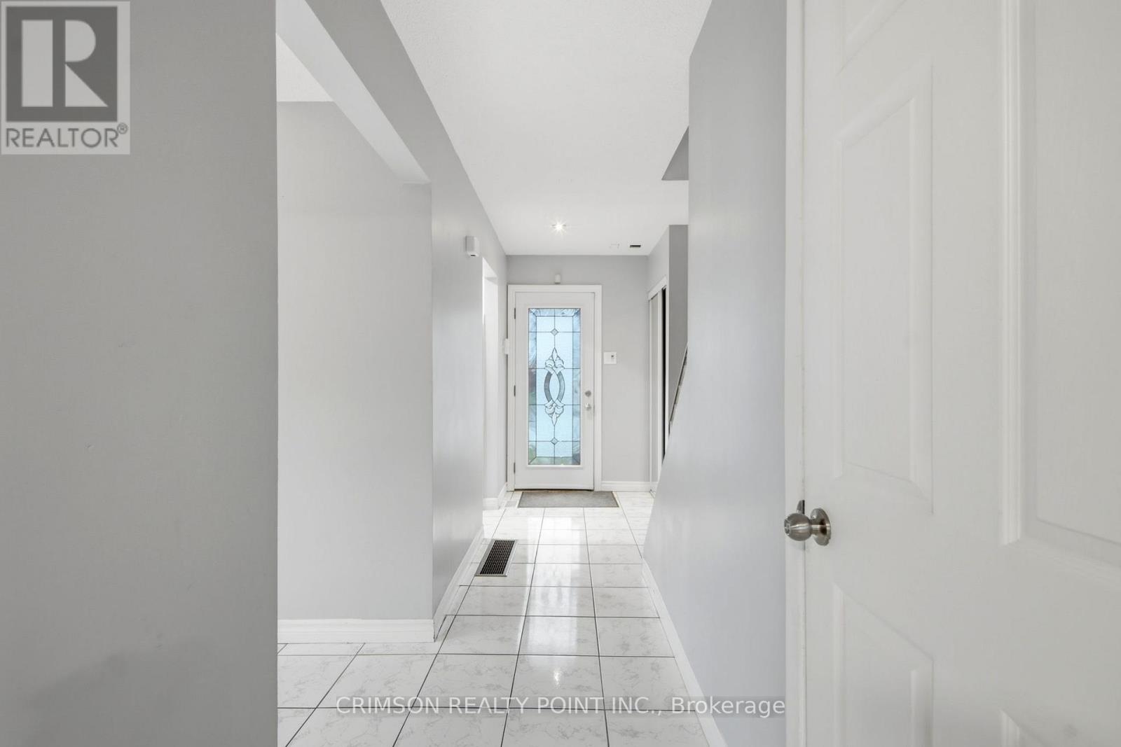 34 Hillbank Trail, Brampton (Central Park), Ontario  L6S 1P6 - Photo 3 - W12874704