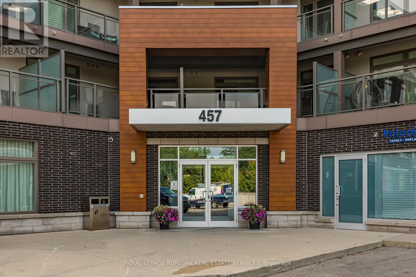 224 - 457 Plains Road E, Burlington, Ontario  L7T 2E2 - Photo 2 - W12874724