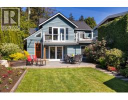 3841 LONSDALE AVENUE, North Vancouver, British Columbia