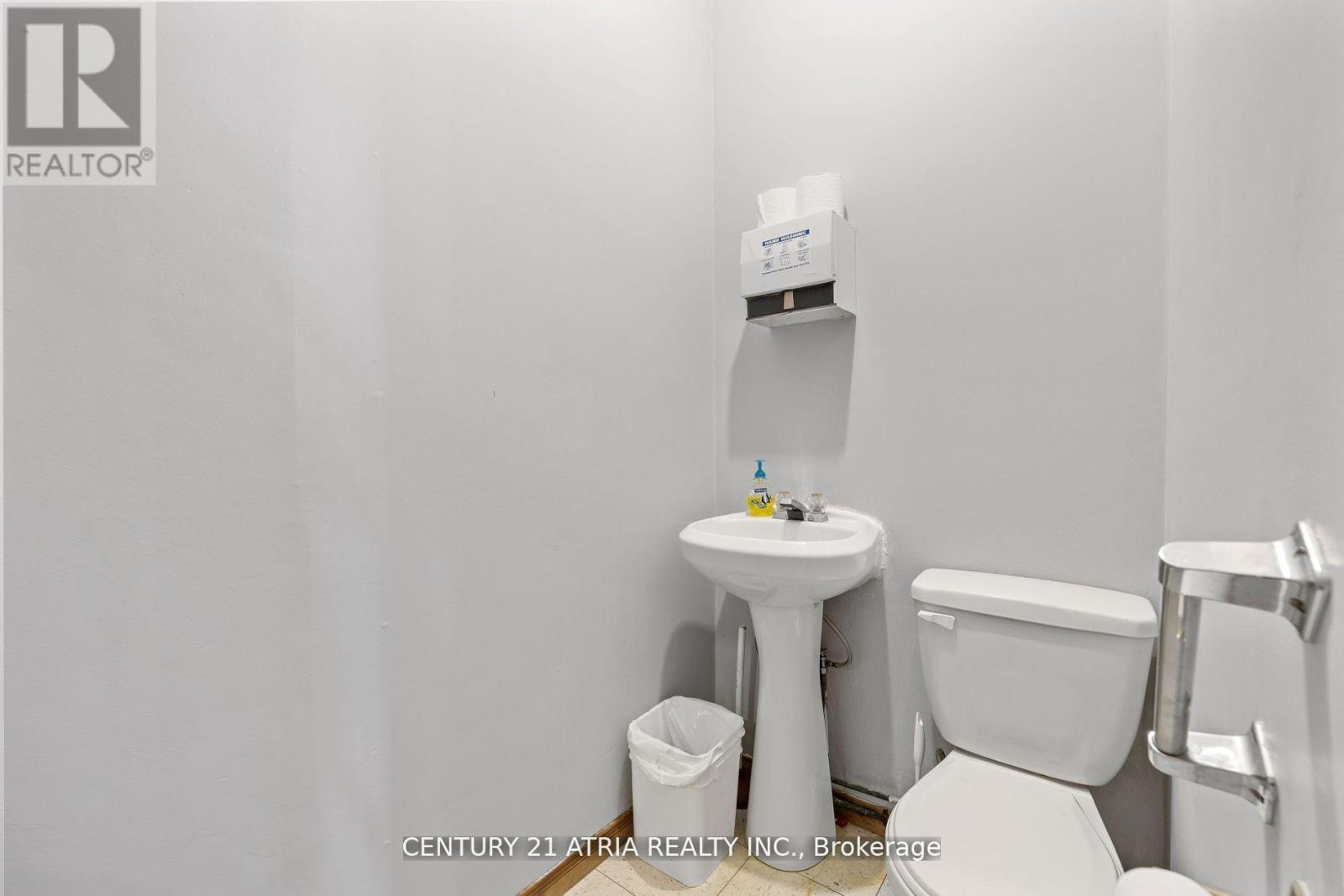 81 London Road, Chatham-Kent (Thamesville), Ontario  N0P 2K0 - Photo 10 - X12874714