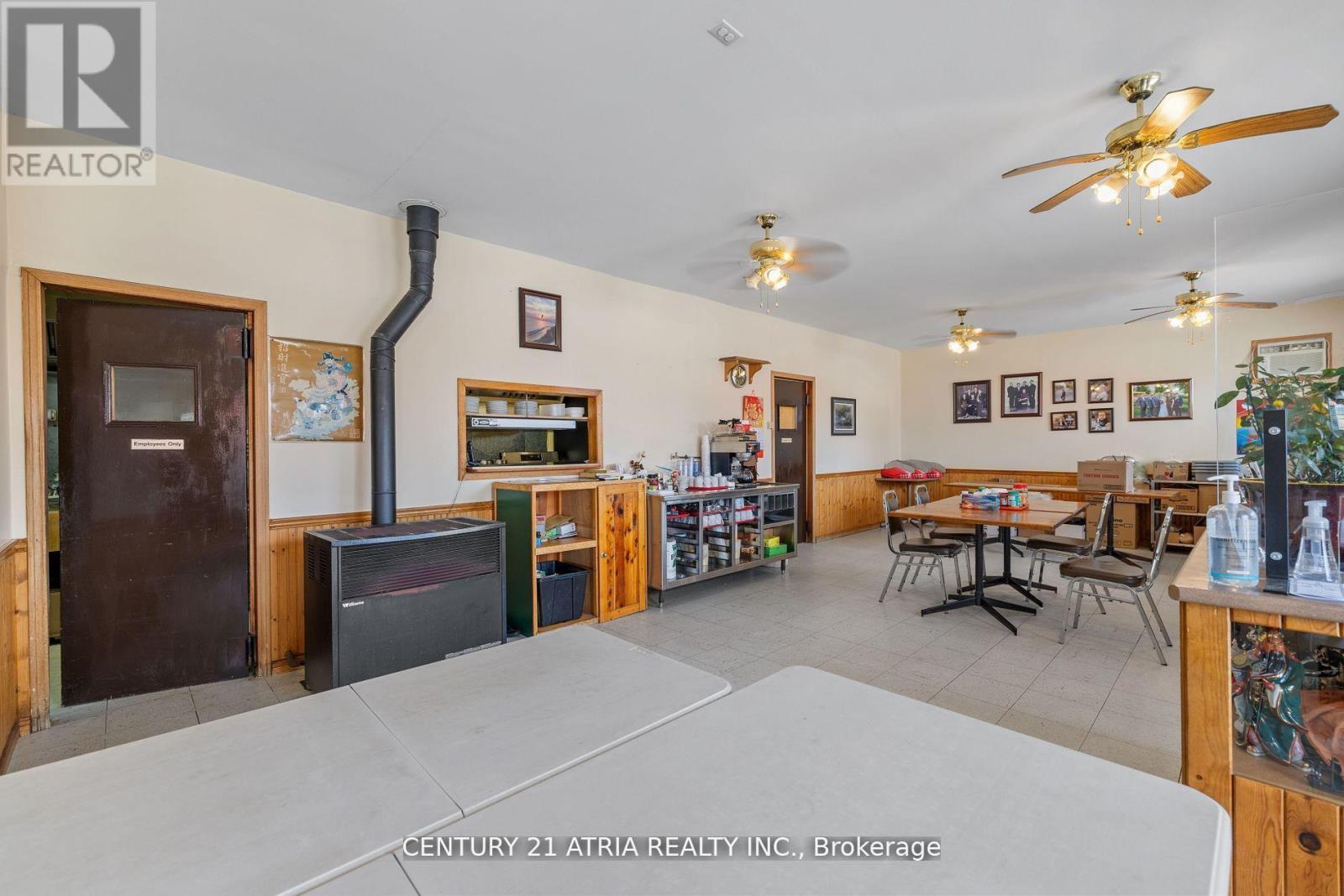 81 London Road, Chatham-Kent (Thamesville), Ontario  N0P 2K0 - Photo 6 - X12874714