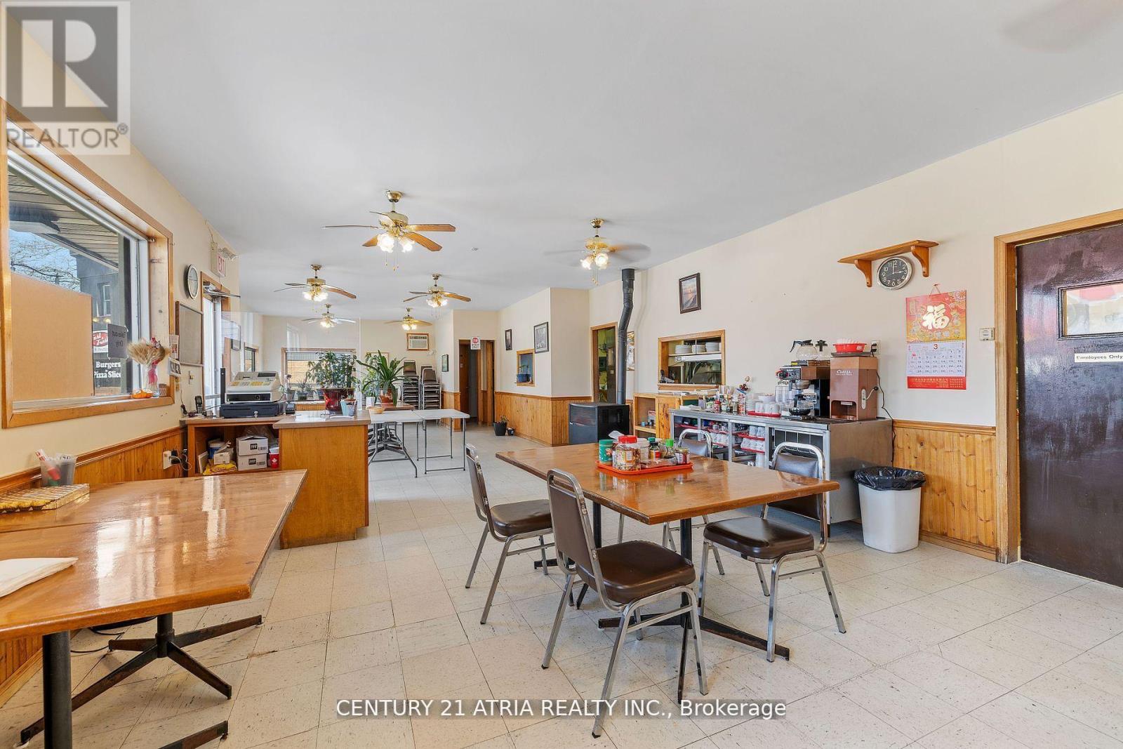 81 London Road, Chatham-Kent (Thamesville), Ontario  N0P 2K0 - Photo 8 - X12874714