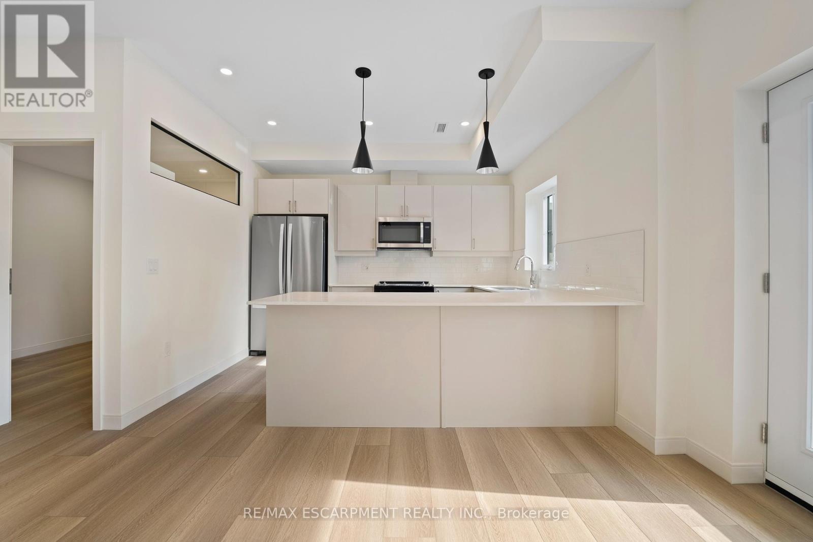 309 - 123 Lincoln Street, Welland (Broadway), Ontario  L3C 6P8 - Photo 8 - X12874716