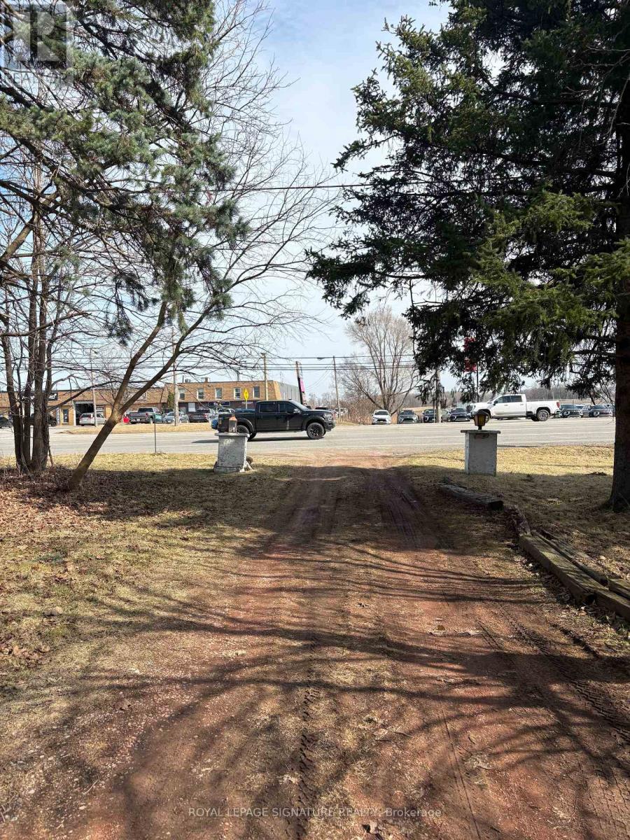 2492 Upper James Street, Hamilton, Ontario  L0R 1W0 - Photo 2 - X12874736