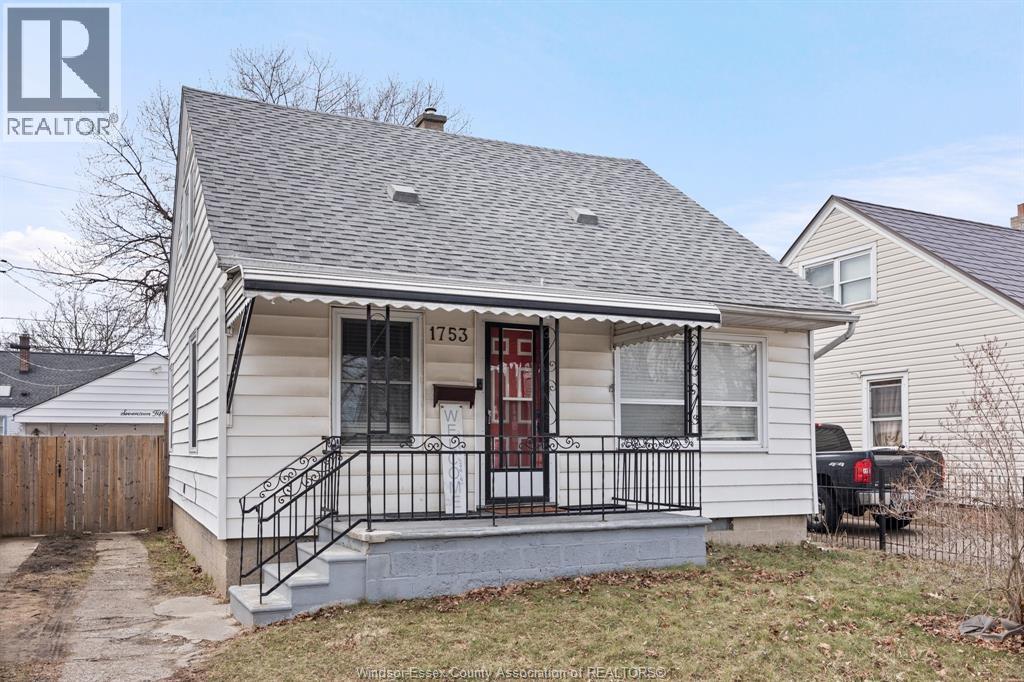 1753 Westcott, Windsor, Ontario  N8Y 4E1 - Photo 2 - 26005211