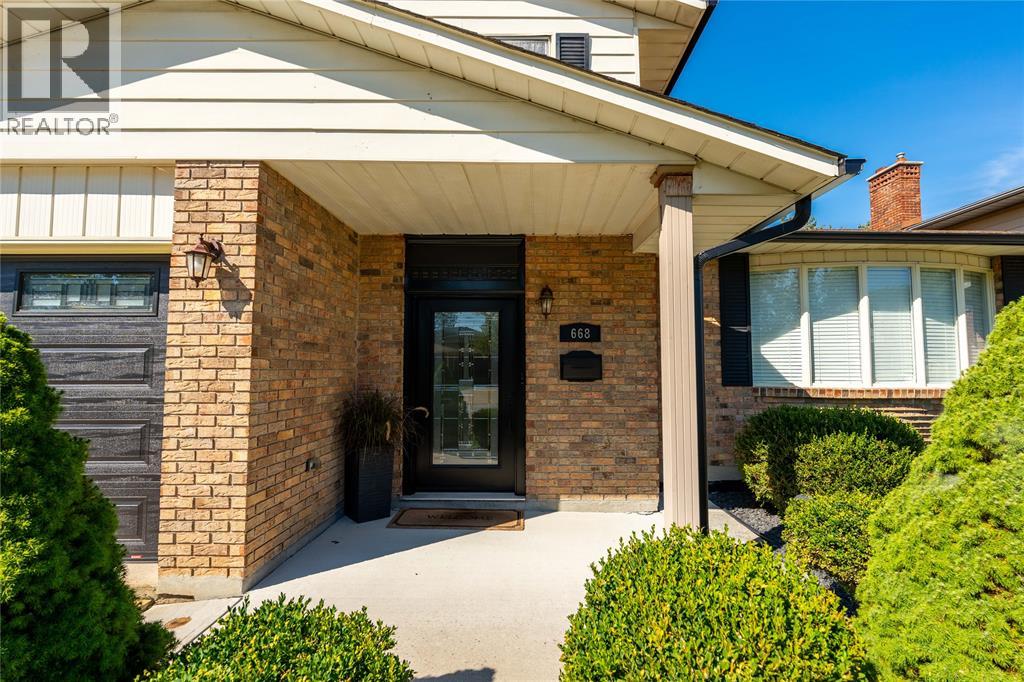 668 Winchester Crescent, Sarnia, Ontario  N7S 4P5 - Photo 2 - 26005170