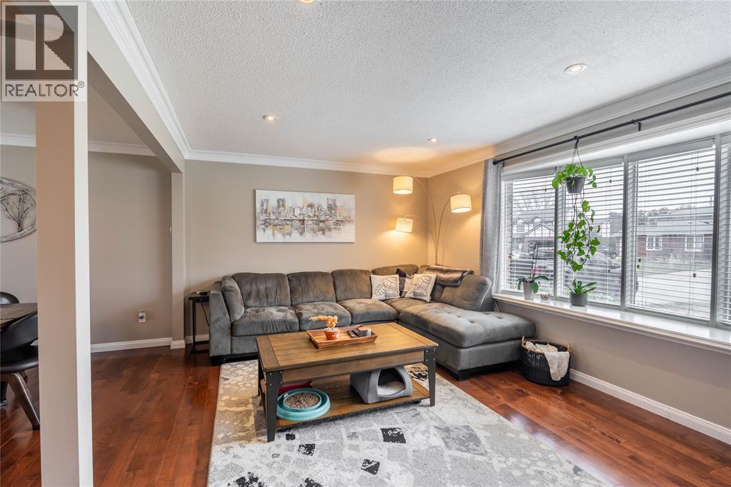 668 Winchester Crescent, Sarnia, Ontario  N7S 4P5 - Photo 4 - 26005170