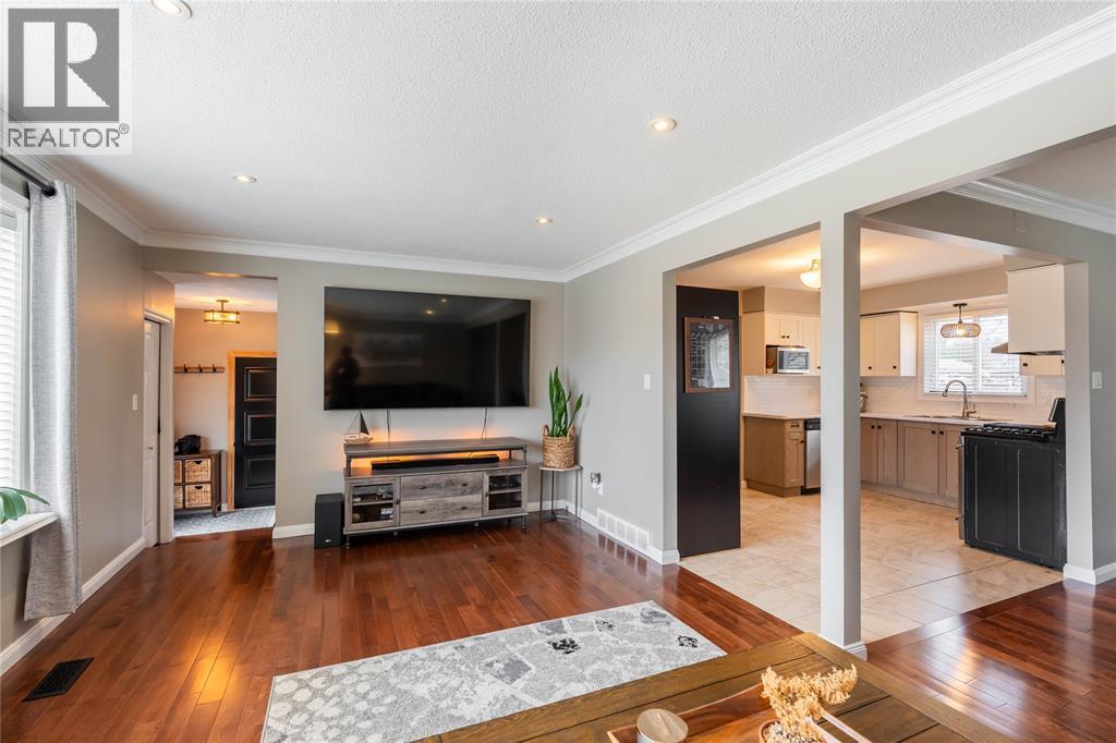 668 Winchester Crescent, Sarnia, Ontario  N7S 4P5 - Photo 6 - 26005170