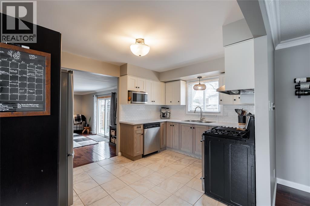 668 Winchester Crescent, Sarnia, Ontario  N7S 4P5 - Photo 9 - 26005170