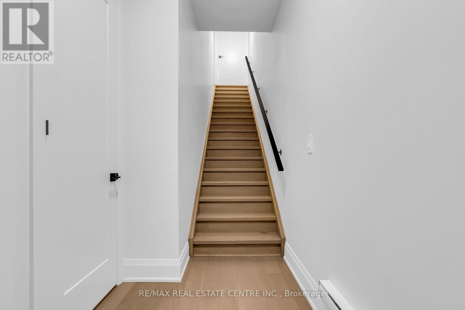 2 - 59 Charles Street, Newmarket (Central Newmarket), Ontario  L3Y 3V7 - Photo 9 - N12866748