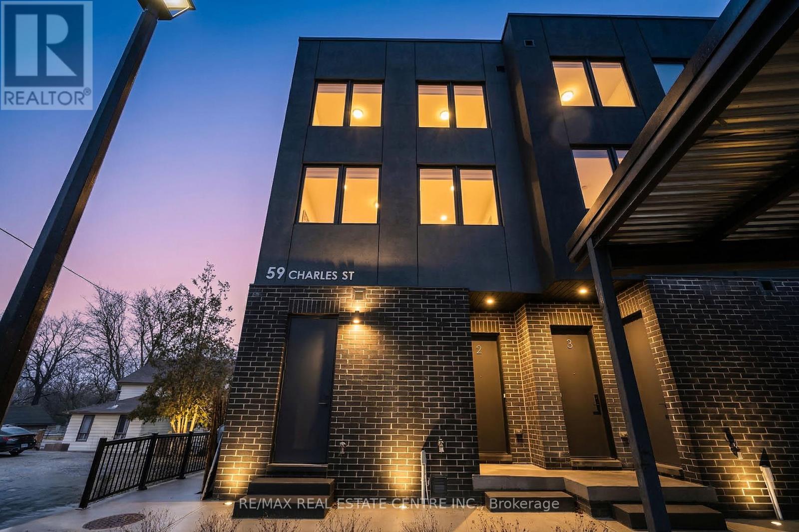 2 - 59 CHARLES STREET, newmarket (central newmarket), Ontario