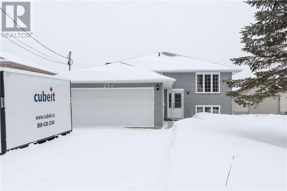 254 Leroux Street, Chelmsford, Ontario  P0M 1L0 - Photo 2 - 2126715