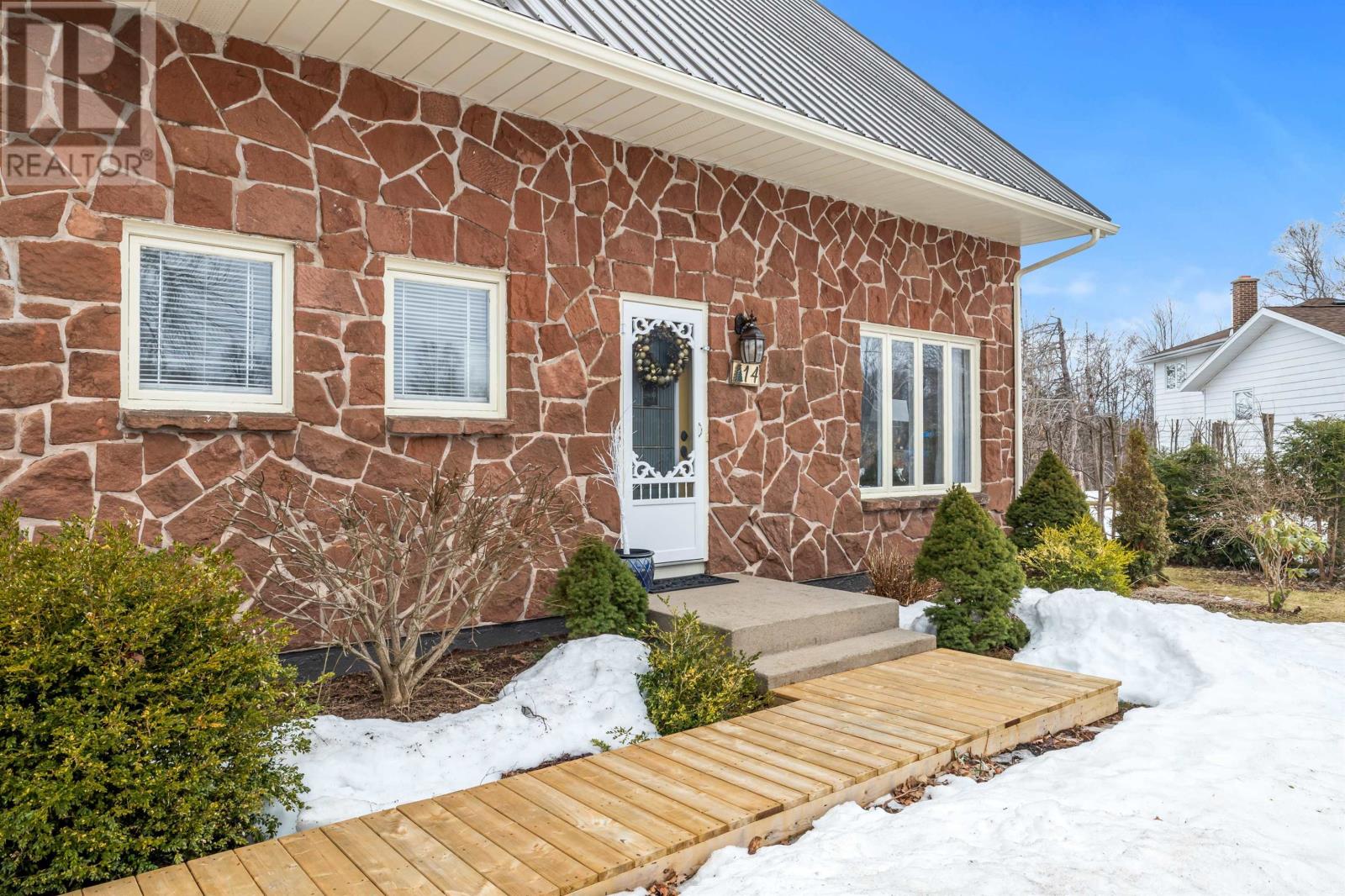 14 Laura Jean Crescent, Cornwall, Prince Edward Island  C0A 1H4 - Photo 2 - 202603738