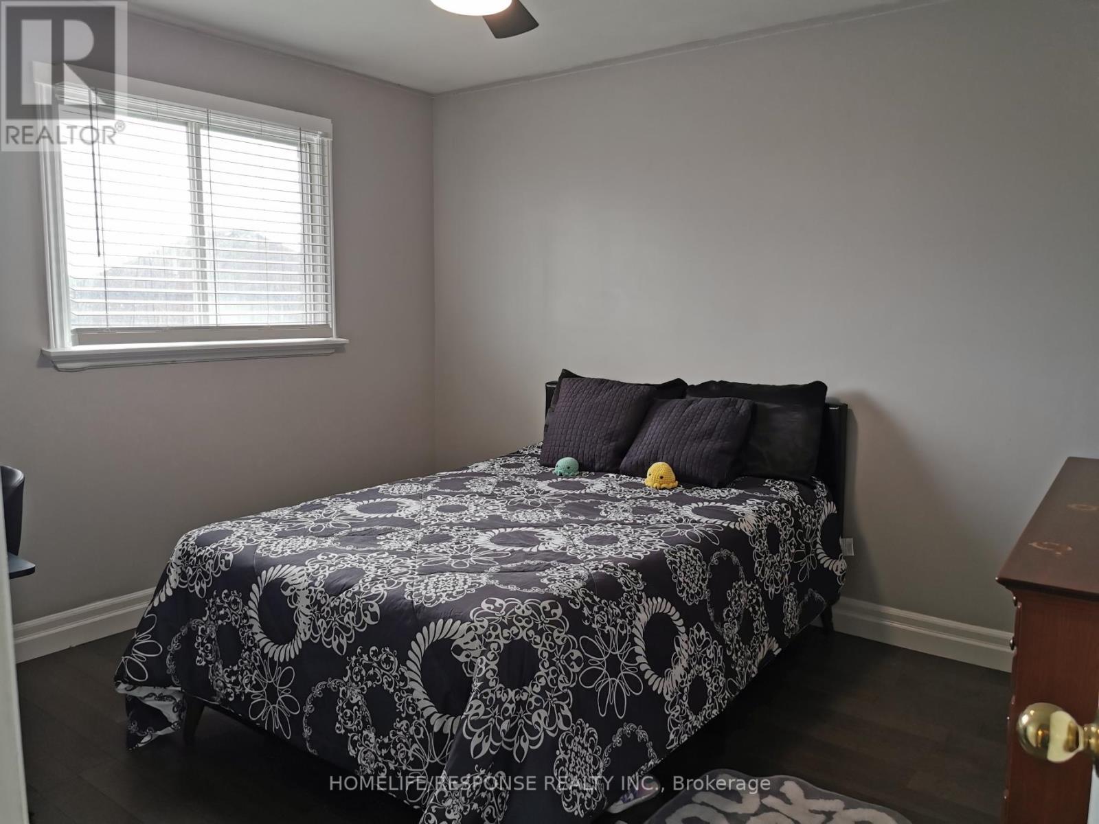 16 Cochrane Avenue, Brampton, Ontario  L6Z 4J4 - Photo 29 - W12873446