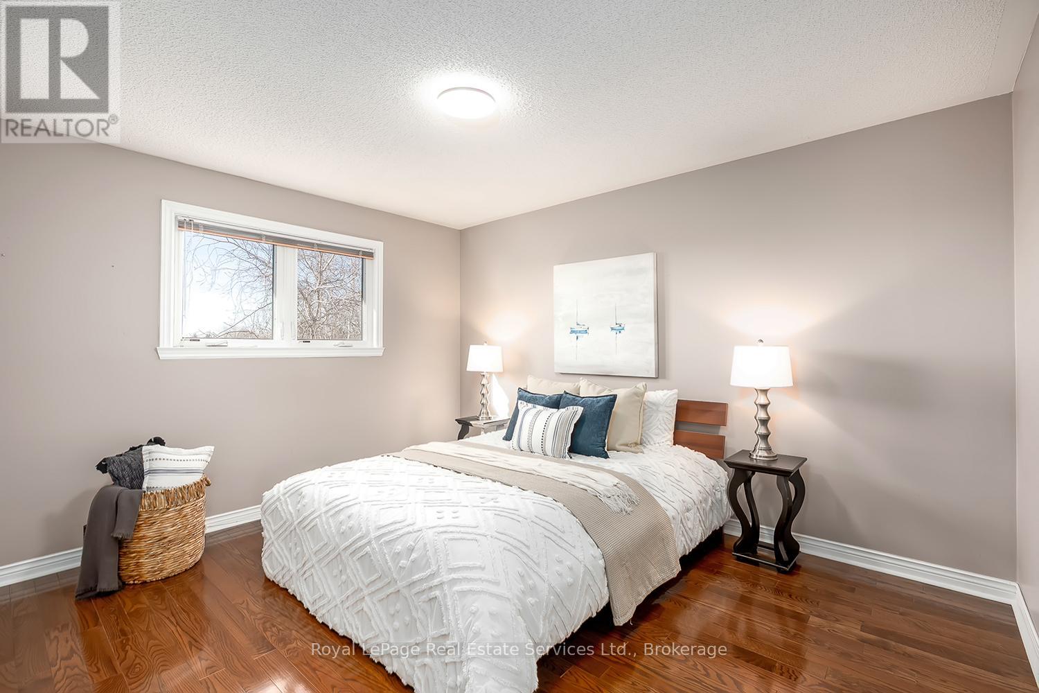 1274 Hilton Lane, Oakville, Ontario  L6M 2V2 - Photo 34 - W12871092