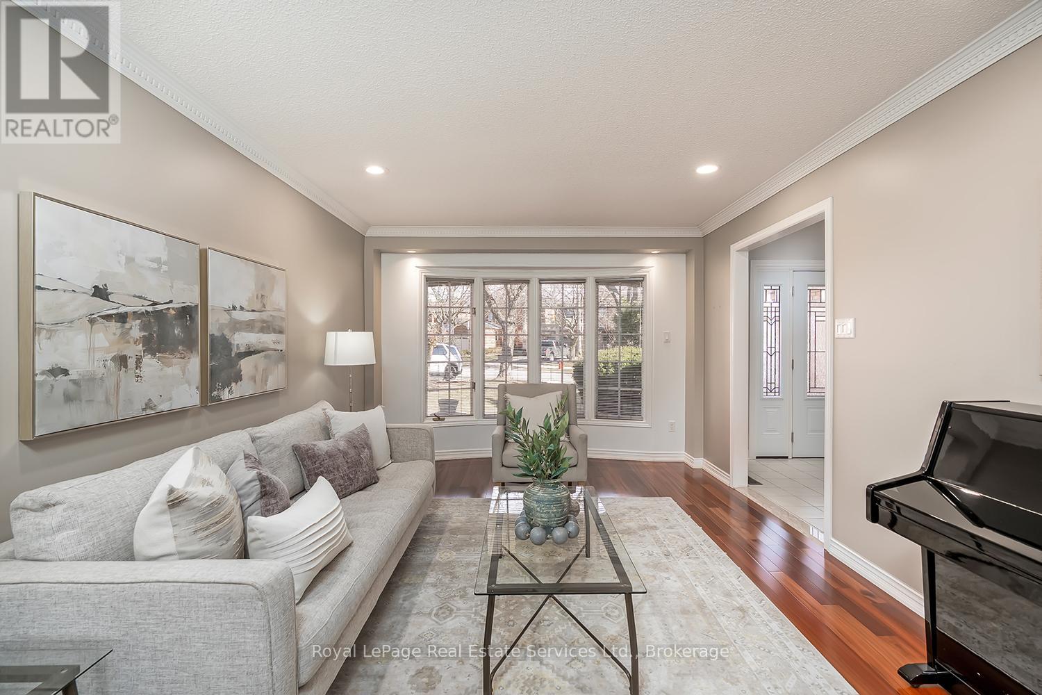 1274 Hilton Lane, Oakville, Ontario  L6M 2V2 - Photo 7 - W12871092