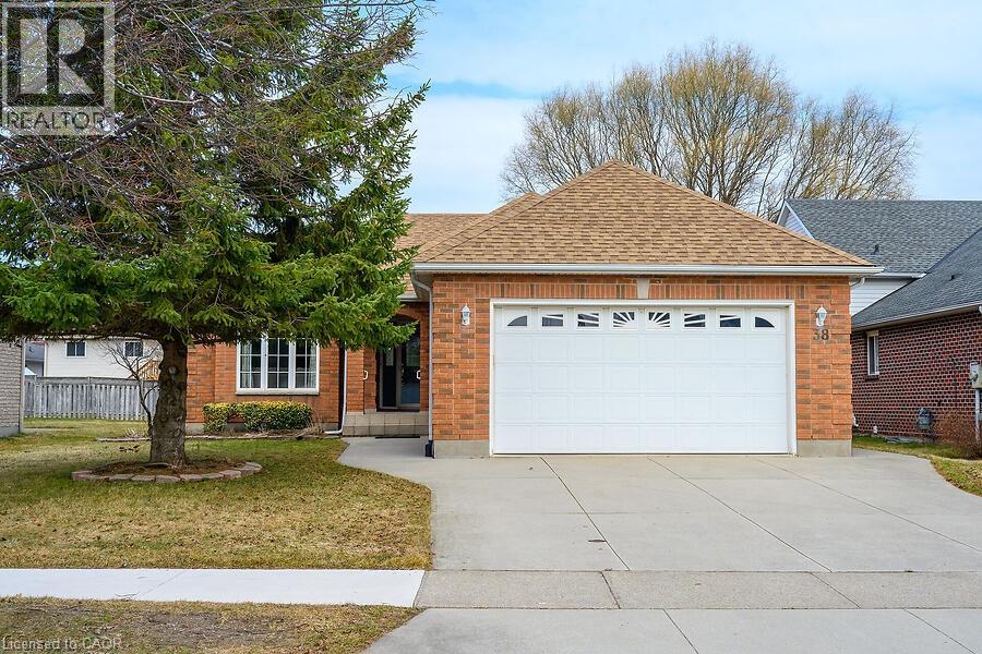 38 Cedar Park Drive, Welland, Ontario  L3C 7C8 - Photo 2 - 40810706