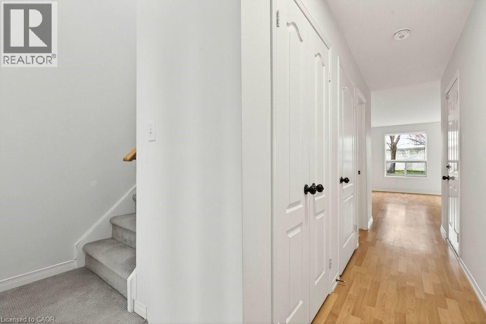 39 Foxborough Drive, Ancaster, Ontario  L9G 4Y9 - Photo 3 - 40810632