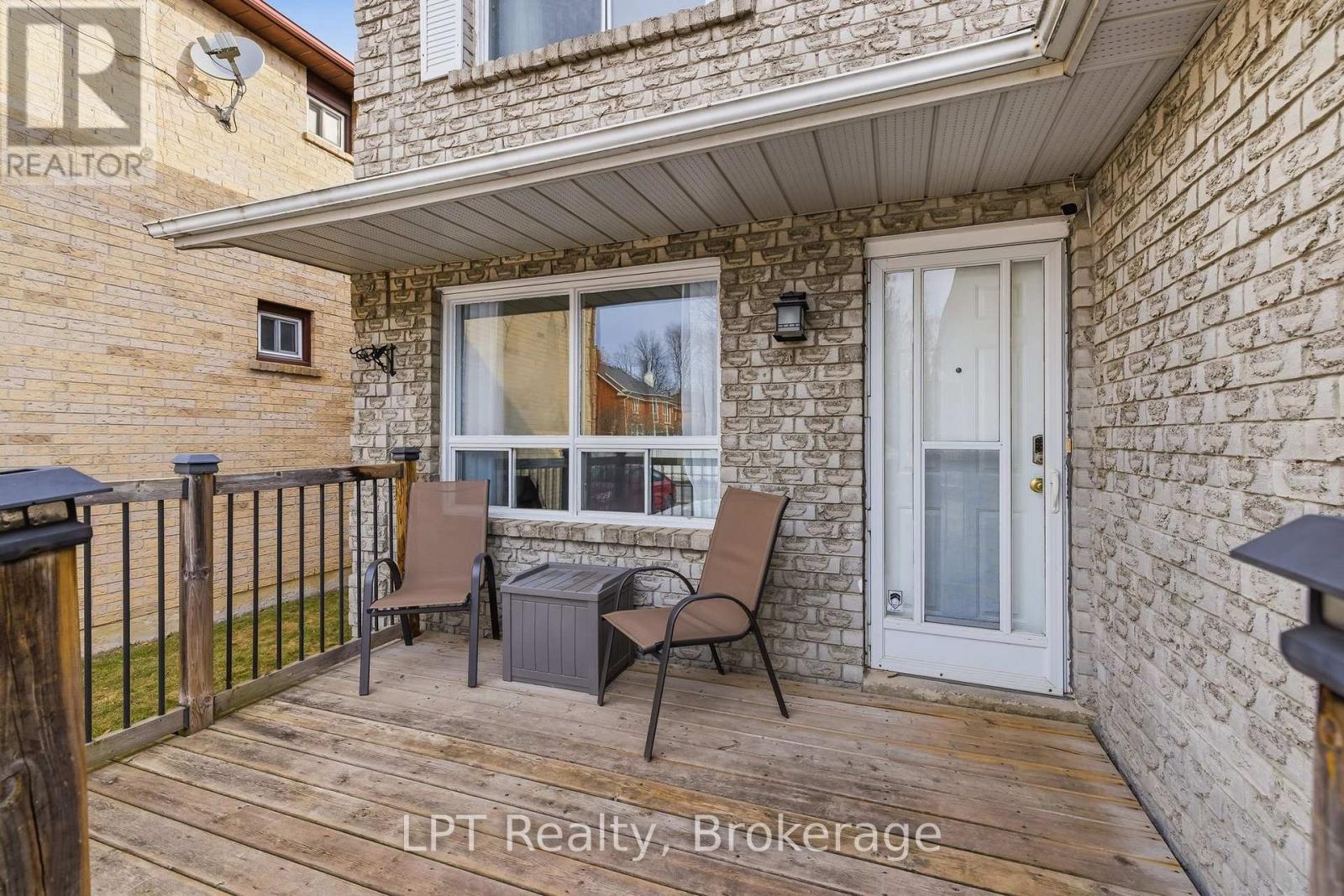 152 Ravenscroft Road, Ajax, Ontario  L1T 1Y1 - Photo 4 - E12874988