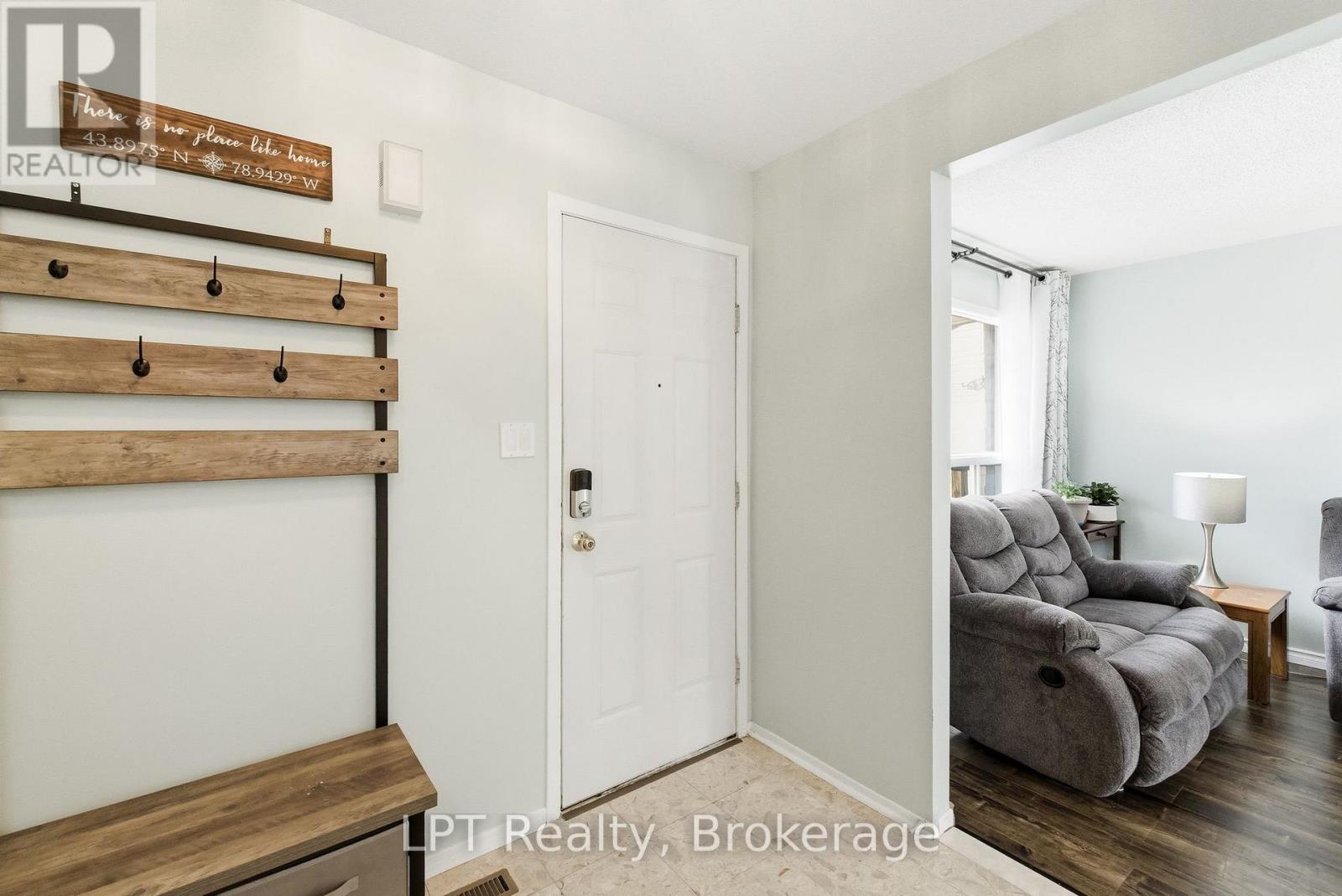 152 Ravenscroft Road, Ajax, Ontario  L1T 1Y1 - Photo 6 - E12874988