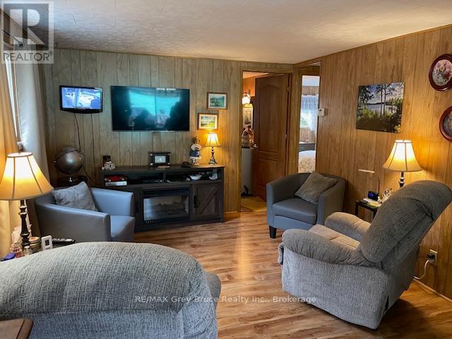 807 3rd Avenue S, South Bruce Peninsula, Ontario  N0H 2G0 - Photo 16 - X12874870