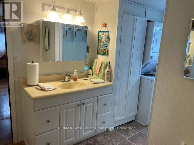 807 3rd Avenue S, South Bruce Peninsula, Ontario  N0H 2G0 - Photo 17 - X12874870