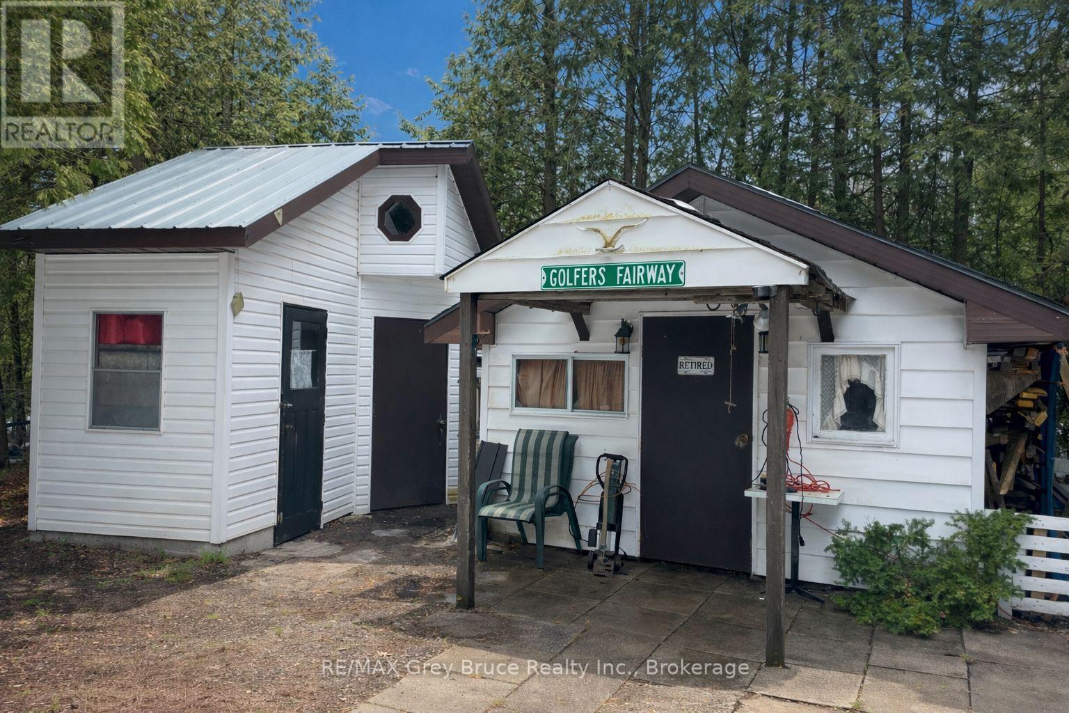 807 3rd Avenue S, South Bruce Peninsula, Ontario  N0H 2G0 - Photo 6 - X12874870