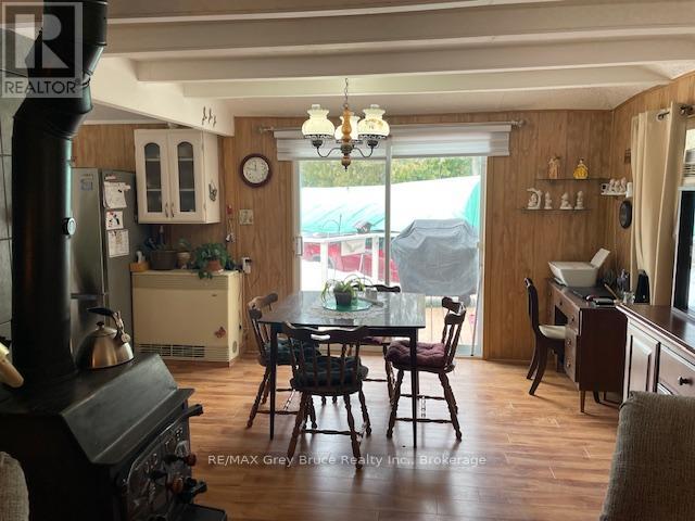 807 3rd Avenue S, South Bruce Peninsula, Ontario  N0H 2G0 - Photo 8 - X12874870