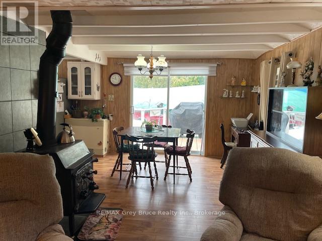 807 3rd Avenue S, South Bruce Peninsula, Ontario  N0H 2G0 - Photo 9 - X12874870