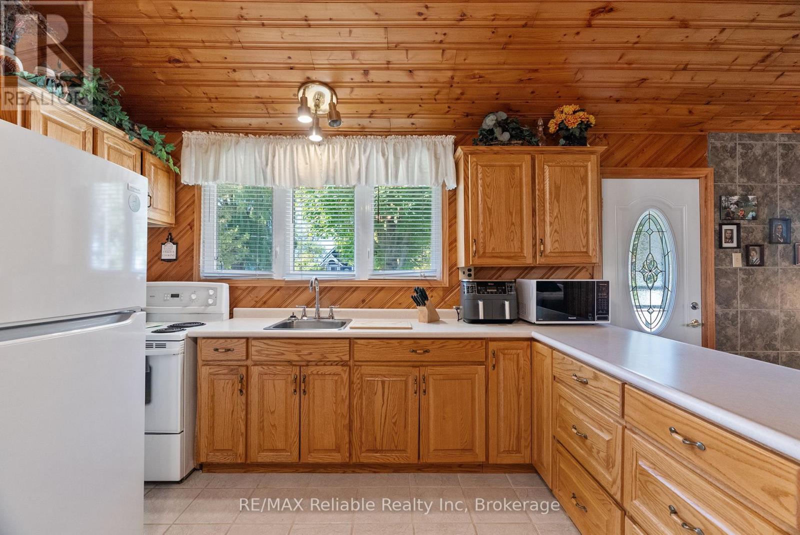 77556 Melena Drive, Bluewater (Bayfield), Ontario  N0M 1G0 - Photo 13 - X12874882