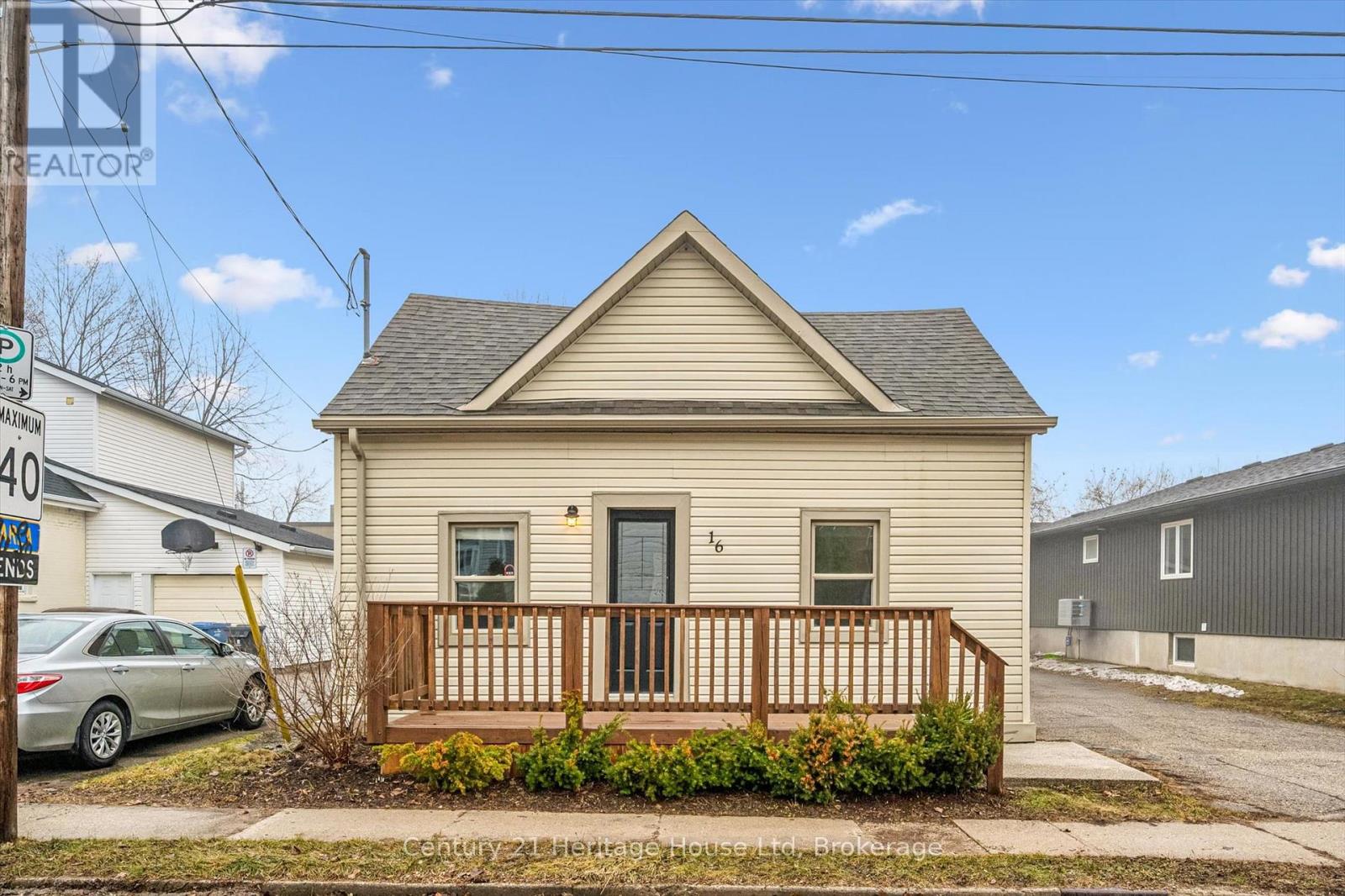 16 HOOPER STREET, guelph (st. patrick's ward), Ontario