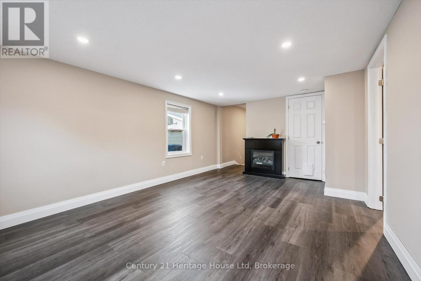 16 Hooper Street, Guelph (St. Patrick's Ward), Ontario  N1E 5W5 - Photo 10 - X12875110