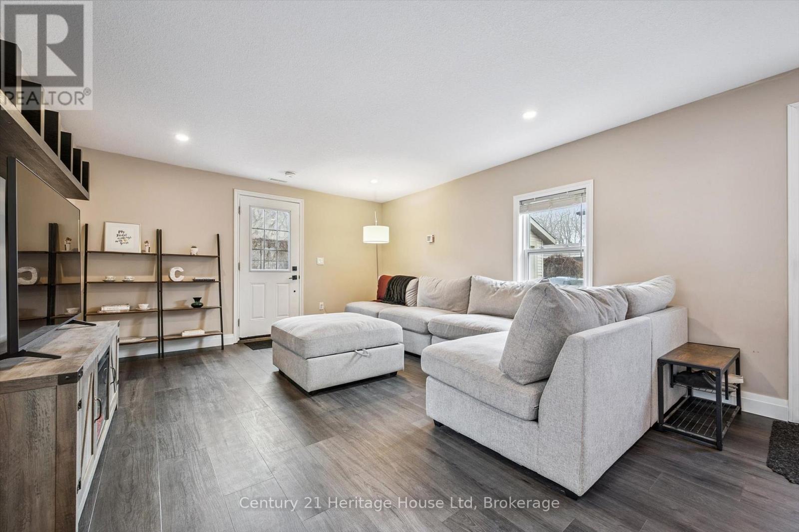 16 Hooper Street, Guelph (St. Patrick's Ward), Ontario  N1E 5W5 - Photo 12 - X12875110