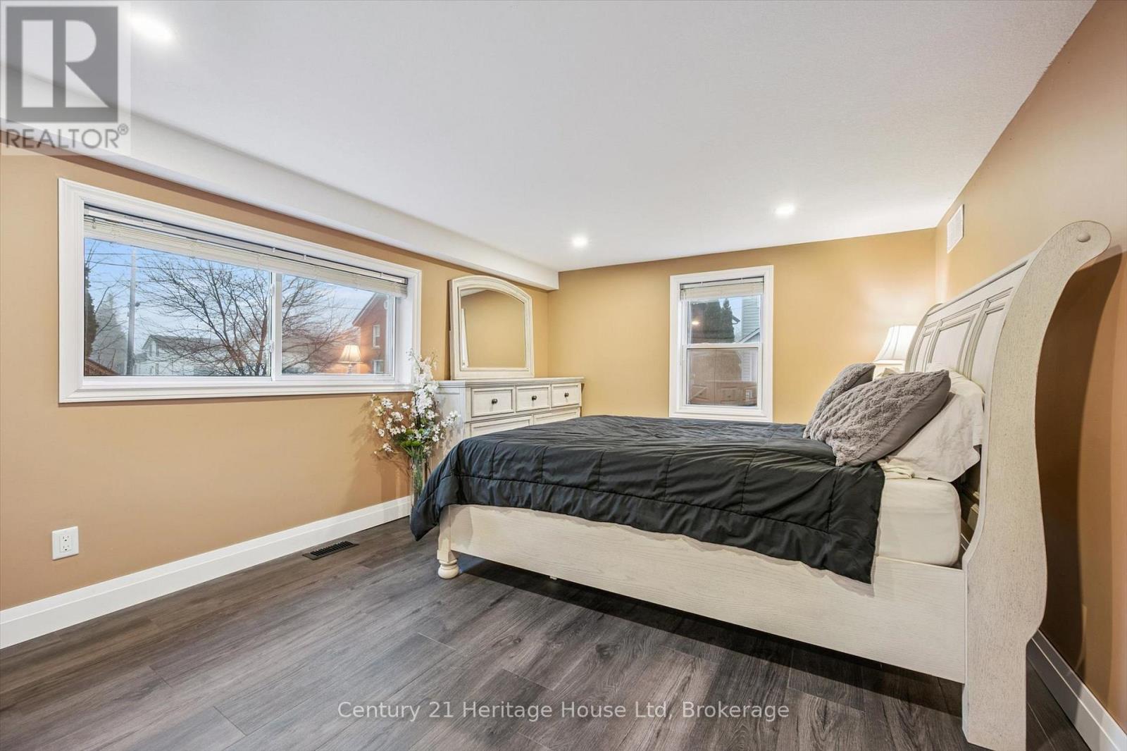 16 Hooper Street, Guelph (St. Patrick's Ward), Ontario  N1E 5W5 - Photo 25 - X12875110