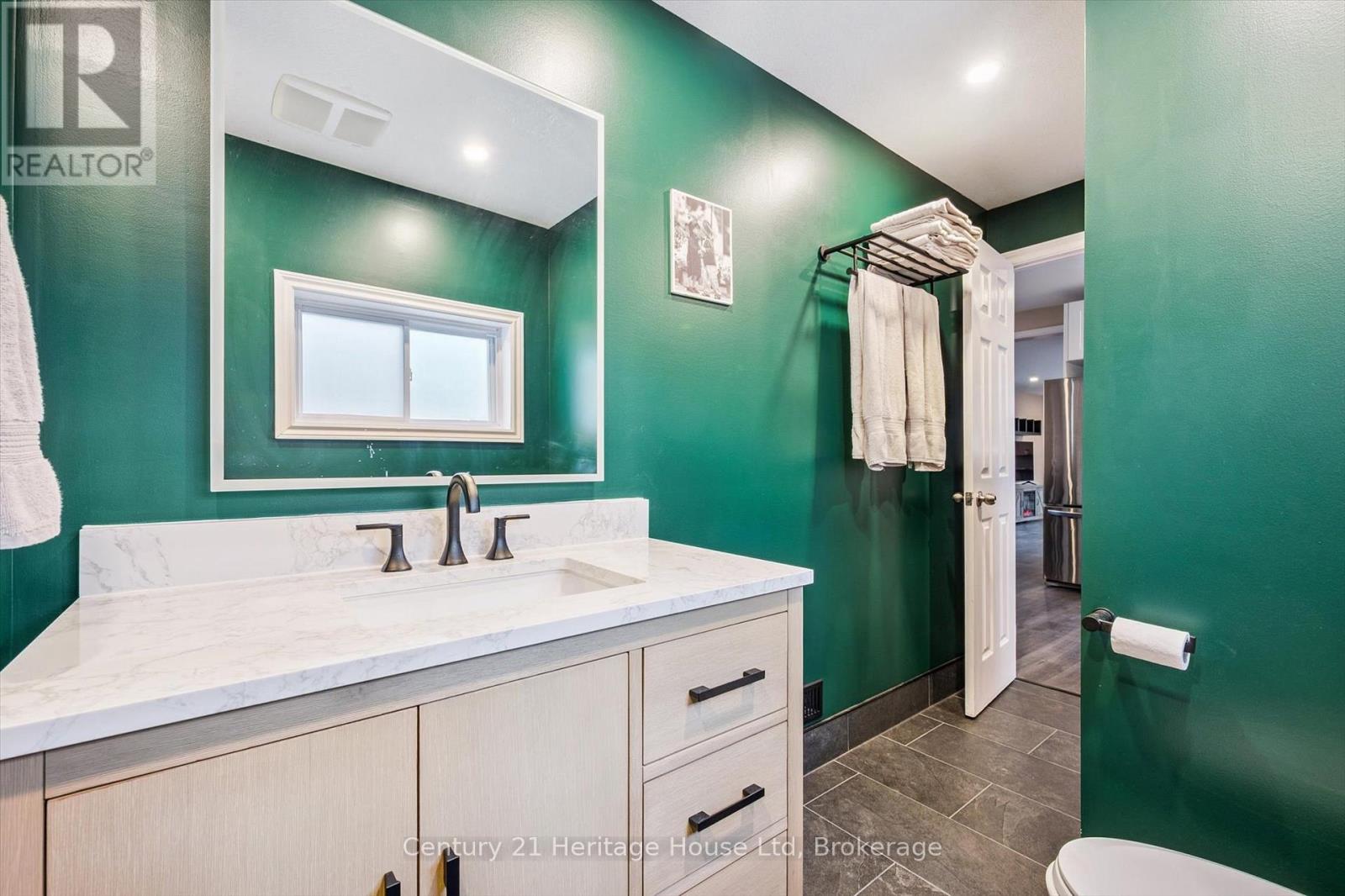 16 Hooper Street, Guelph (St. Patrick's Ward), Ontario  N1E 5W5 - Photo 29 - X12875110