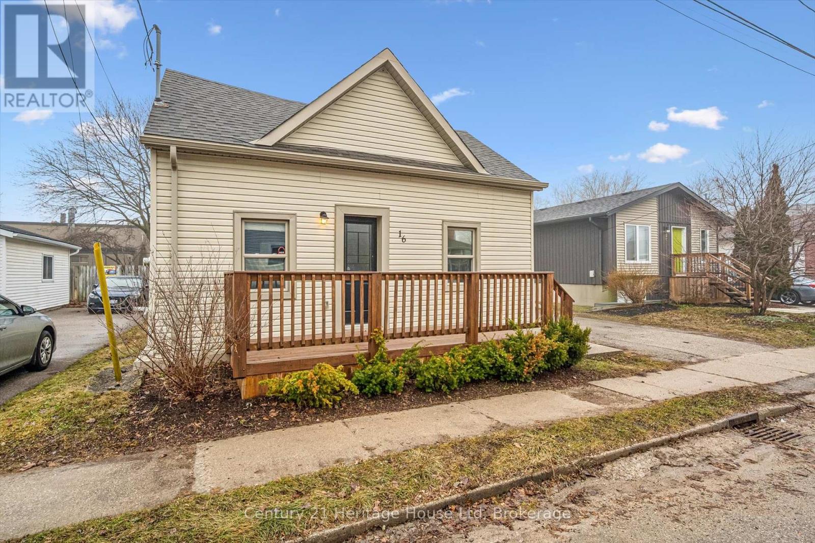 16 Hooper Street, Guelph (St. Patrick's Ward), Ontario  N1E 5W5 - Photo 3 - X12875110