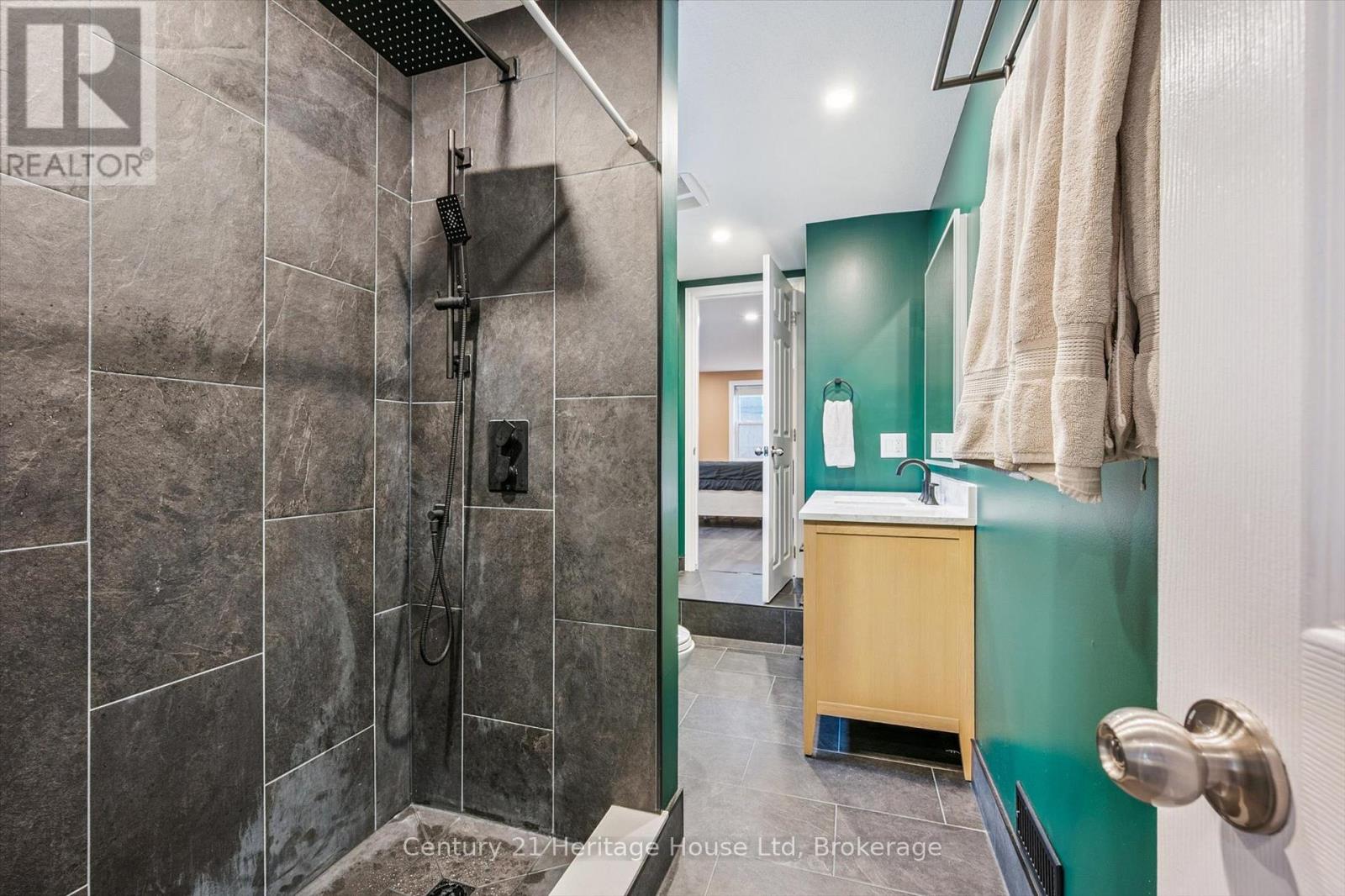 16 Hooper Street, Guelph (St. Patrick's Ward), Ontario  N1E 5W5 - Photo 30 - X12875110