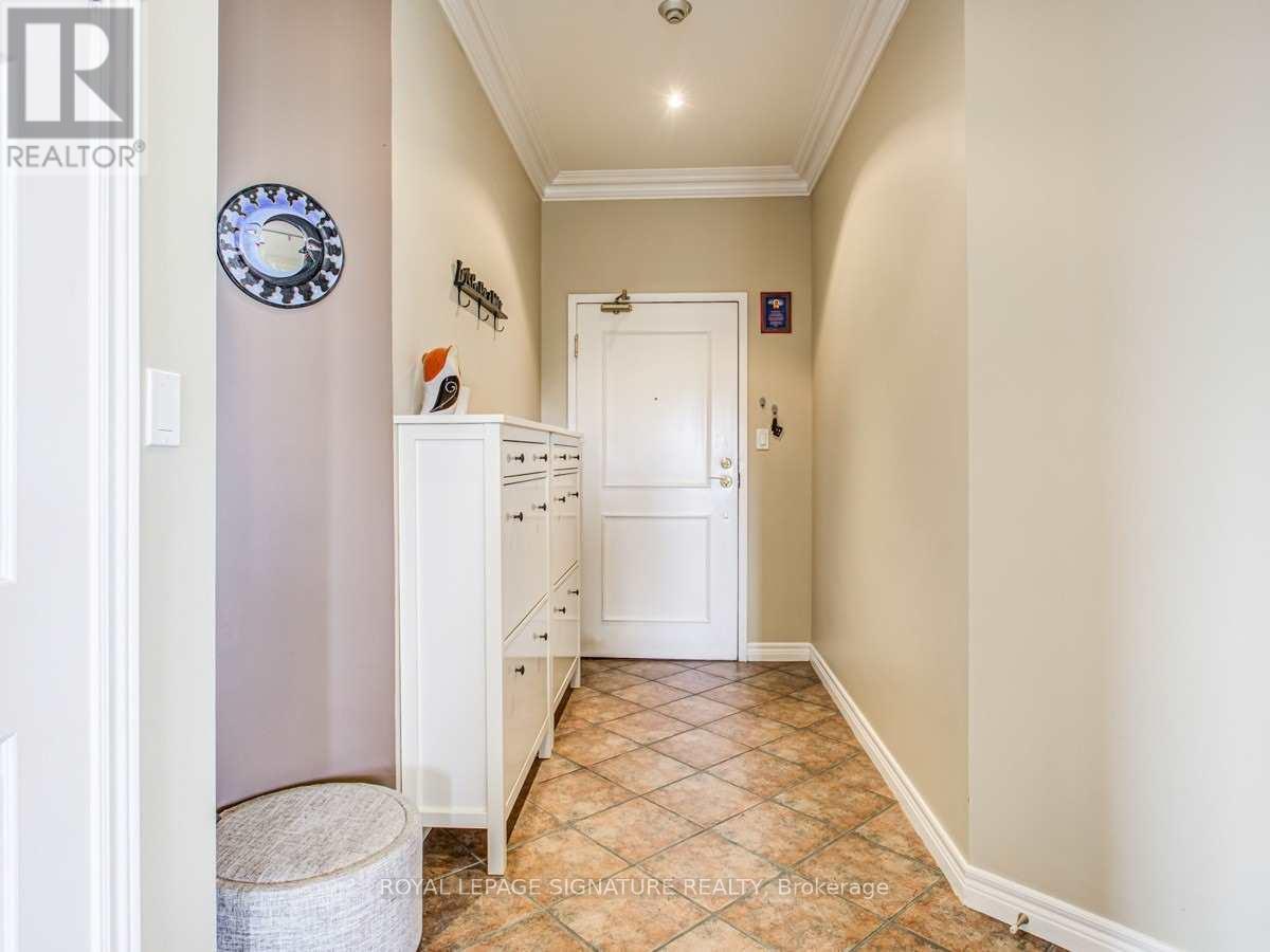 513 - 1 Leaside Park Drive, Toronto (Leaside), Ontario  M4H 1R1 - Photo 3 - C12874862