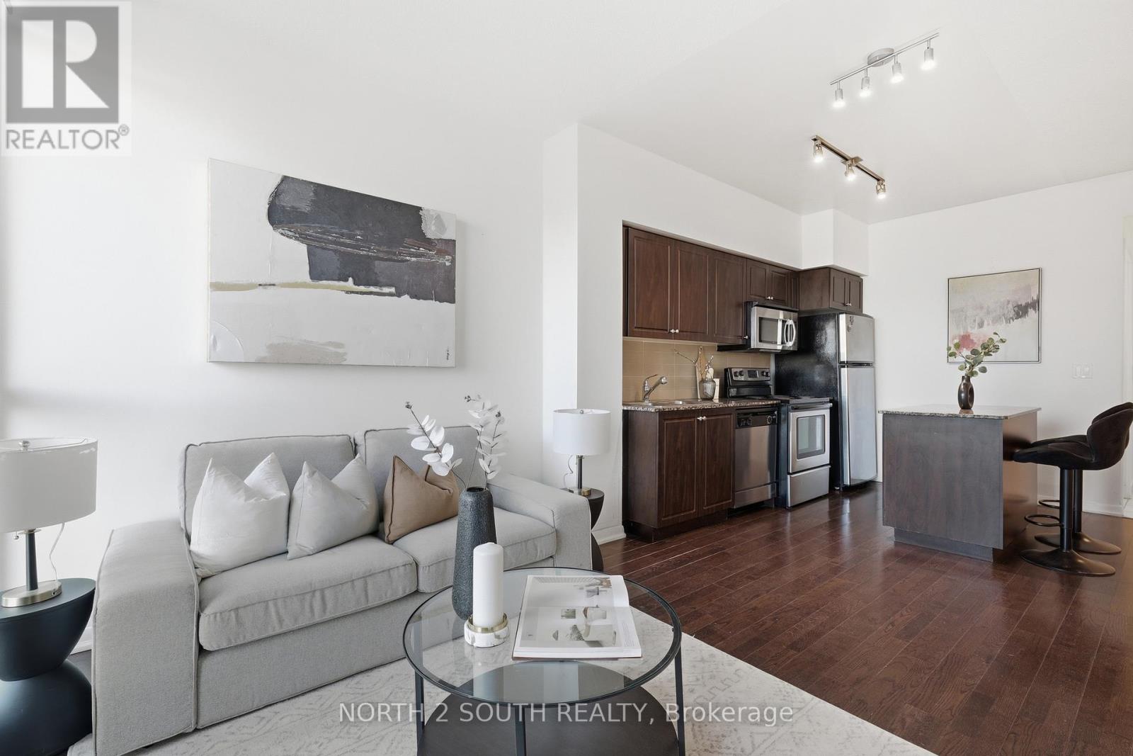 712 - 215 Fort York Boulevard, Toronto (Waterfront Communities), Ontario  M5V 4A2 - Photo 9 - C12874940