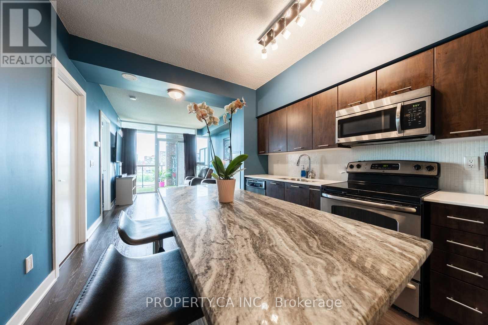 728 - 169 Fort York Boulevard, Toronto (Waterfront Communities), Ontario  M5V 0C8 - Photo 2 - C12875164