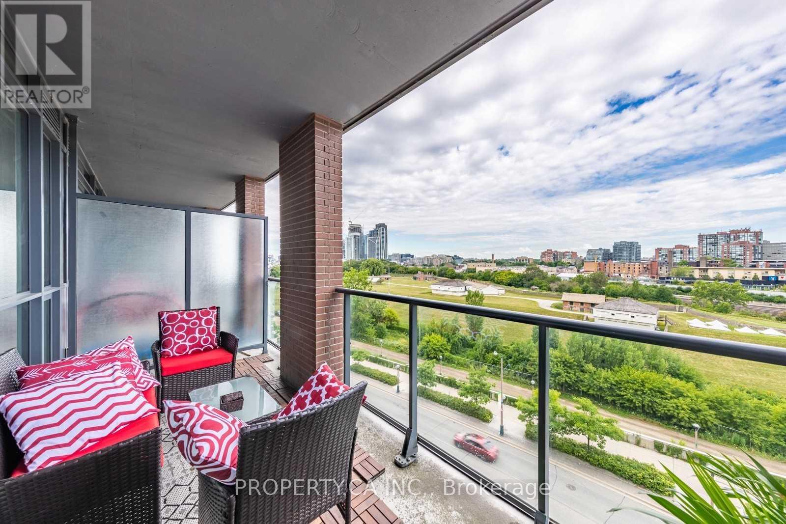 728 - 169 Fort York Boulevard, Toronto (Waterfront Communities), Ontario  M5V 0C8 - Photo 21 - C12875164