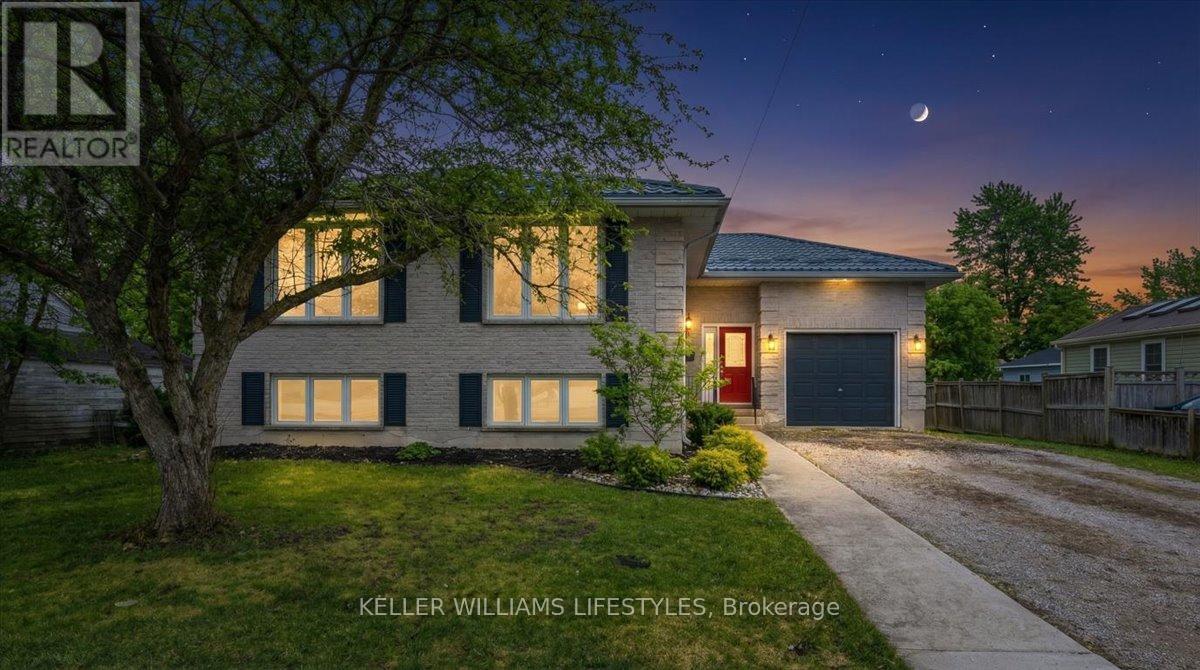 404 Ontario Street, Warwick, Ontario  N0M 2S0 - Photo 1 - X12874810