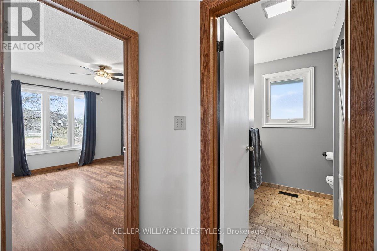 404 Ontario Street, Warwick, Ontario  N0M 2S0 - Photo 11 - X12874810