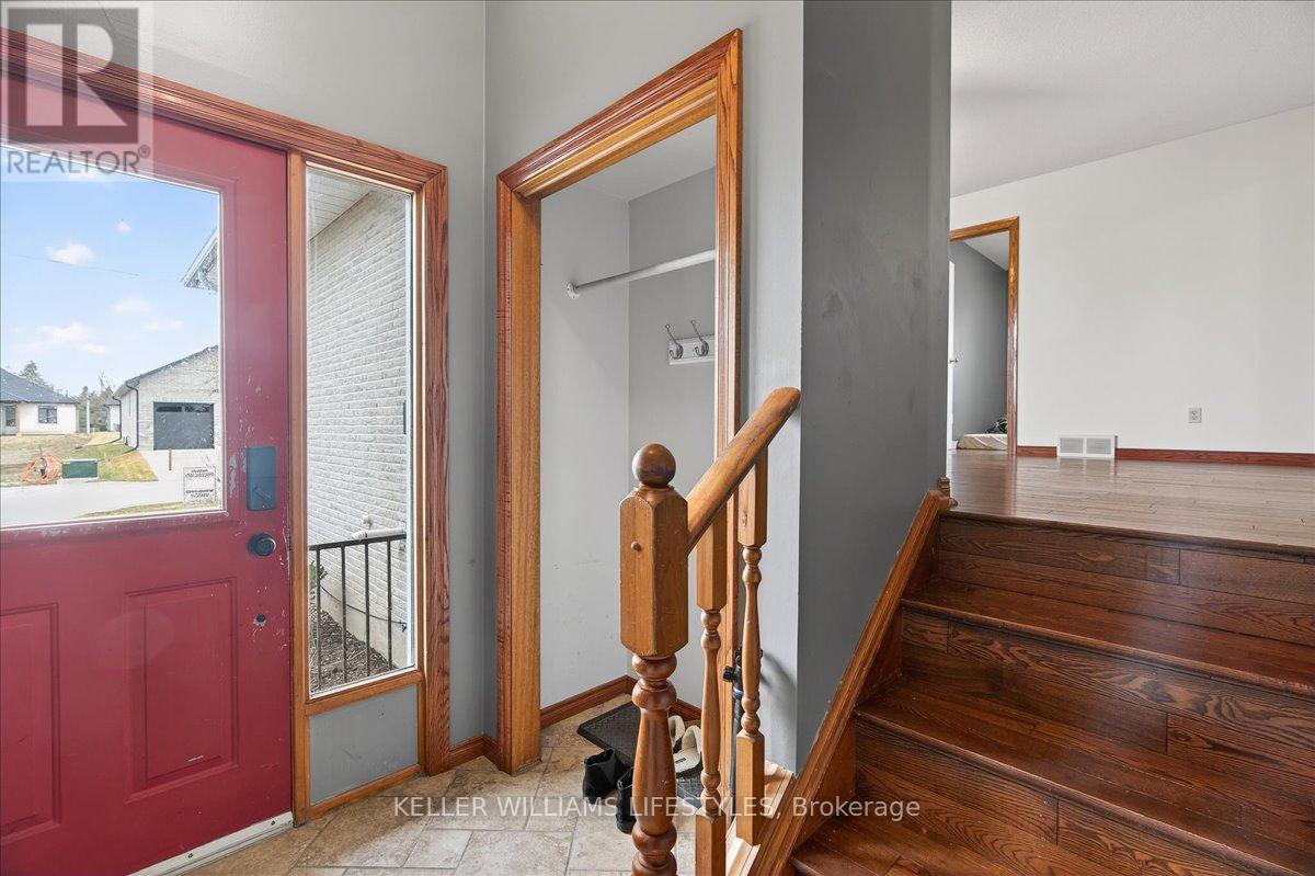 404 Ontario Street, Warwick, Ontario  N0M 2S0 - Photo 23 - X12874810