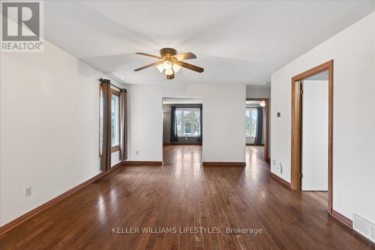 404 Ontario Street, Warwick, Ontario  N0M 2S0 - Photo 6 - X12874810